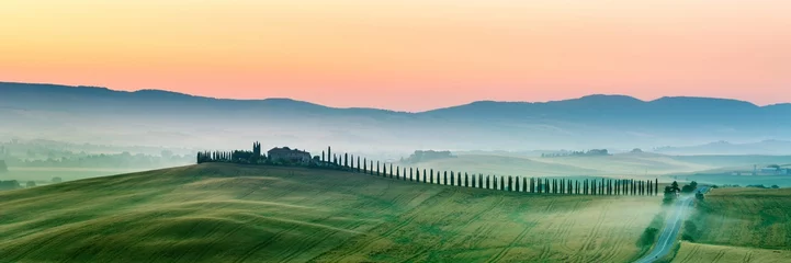 Fotobehang zomer landschap van Toscane, Italië. © Pavel Timofeev