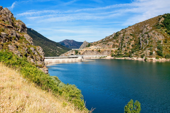 dam on river Esla. Las Salas. Castile and Leon. Spain.
