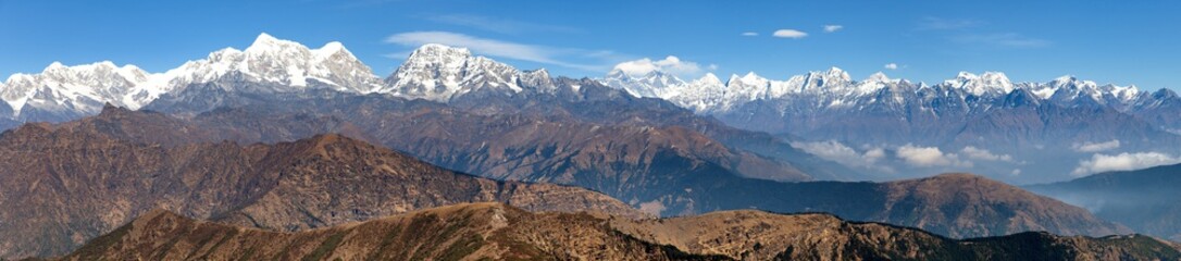 Fototapeta na wymiar Panoramic view of himalayas range from Pikey peak