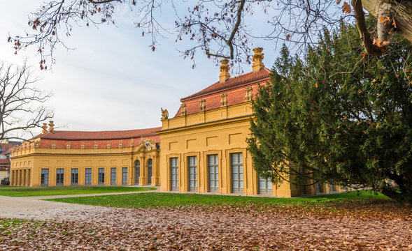 Orangerie im Schlossgarten Erlangen im Herbst