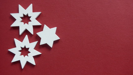 Three stars on red background - Bild -