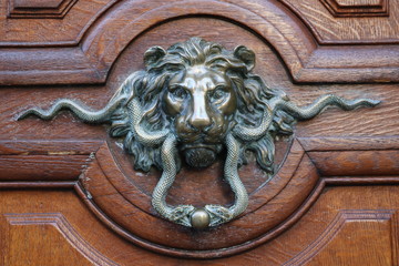 Heurtoir ancien à Paris