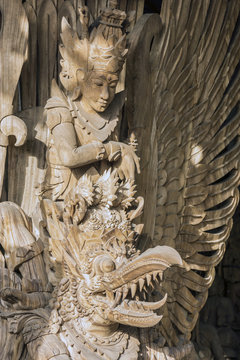 Indonesische Garuda Holzfigur