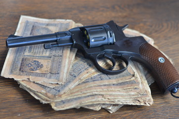 gun and old money