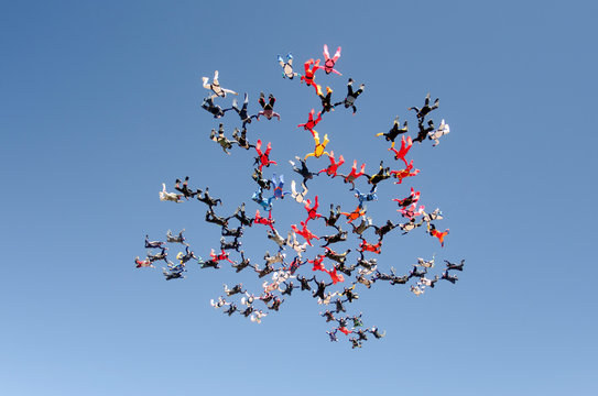 Skydiving big group formation