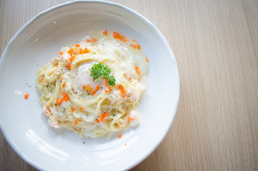 spaghetti with salmon creamy sauce