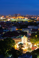 Fototapeta na wymiar Grand palace at twilight in Bangkok, Thailand 