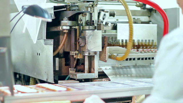 Robotic Arm in Pharmaceutical Manufacturing