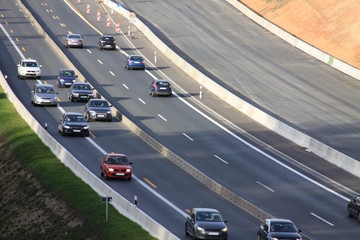 Autobahnverkehr mit Baustelle