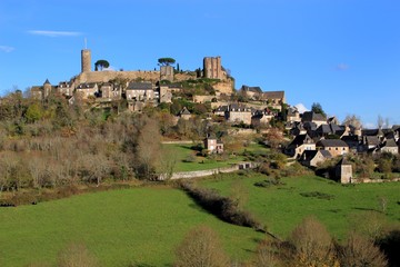 Fototapeta na wymiar Panorama de Turenne .(Corrèze)