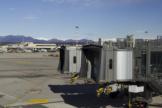 Jet bridge