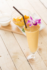 mango smoothie
