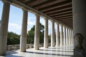 Fototapeta premium Corridor with Greek pillars
