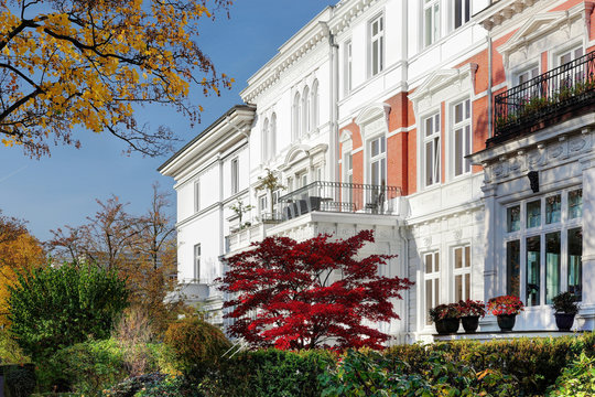 Vorgarten der Belle Epoque in Hamburg Harvestehude