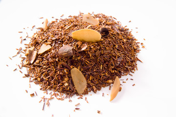 Rotbuschtee mit Mandeln und Kakao, Amaretto Sahne Aroma, weisser