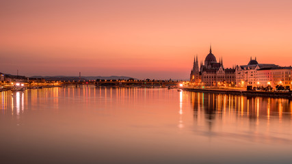 Fototapeta na wymiar Beautiful Sunrise on Danybe River in Budapest, Hungary