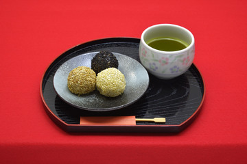 和菓子　ごま団子/　ごまの食感と香りが良い、美味しいごま団子