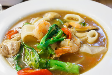 Seafood and Noodles in a Creamy Sauce, Rad Na noodles delicious