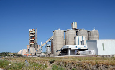 Obraz premium cement factory - horizontal