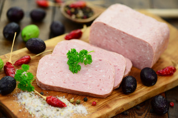 Dosenfleisch
