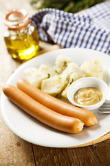 Sausages with potatoes and mustard