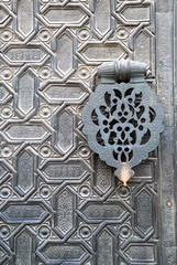 PUERTA DE LA CATEDRAL DE SEVILLA. ESPAÑA