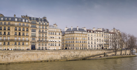 Fototapeta na wymiar Quai d'Orléans houses, Paris