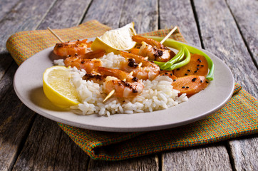 Cooked shrimp on skewers