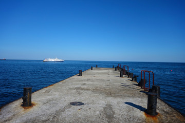 Пирс в Ялте. Pier in Yalta