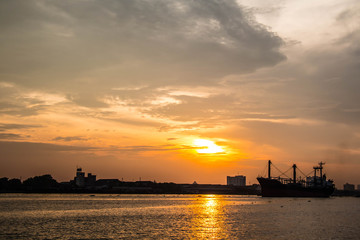 Obraz premium ship on the river