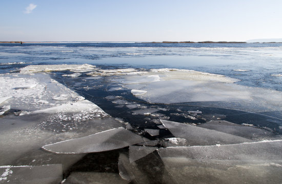 Breaking of the ice on the Dnieper River near Kiev