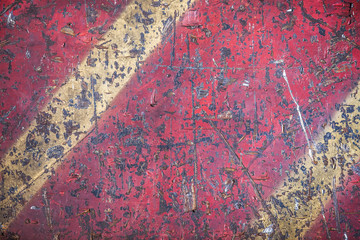 red and yellow lines