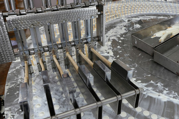 The conveyor automatic lines for the production of ice cream