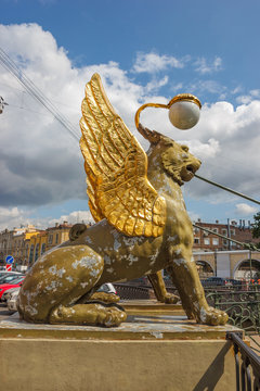 Griffins with golden wings
