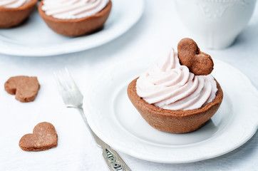 chocolate tartlets with berry cream cheese frosting