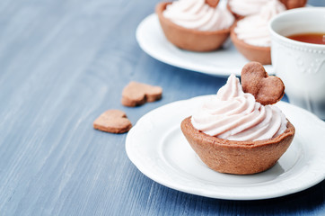 chocolate tartlets with berry cream cheese frosting