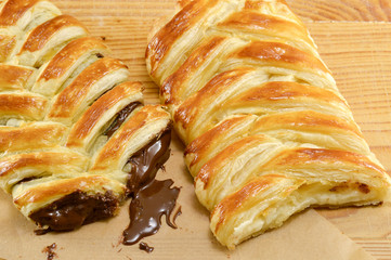 Dark and white chocolate sweet pies