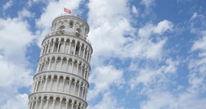 Leaning tower of Pisa under cloudy sky
