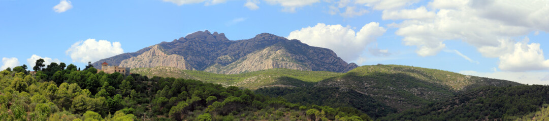 Fototapeta na wymiar Espagne Serra de Montserrat