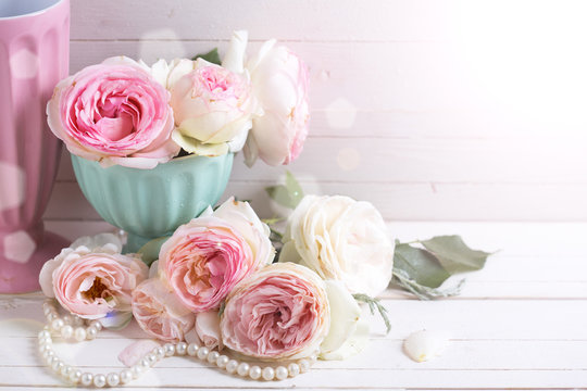 Sweet pink roses flowers in vase
