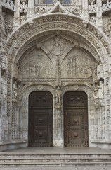 Fototapeta premium Close up of the ornate Manueline south portal of Jeronimos Monastery in Lisbon
