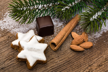 Fien cinnamon cookies on wooden background