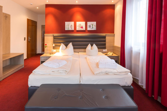 Doppelzimmer im otel Design rot