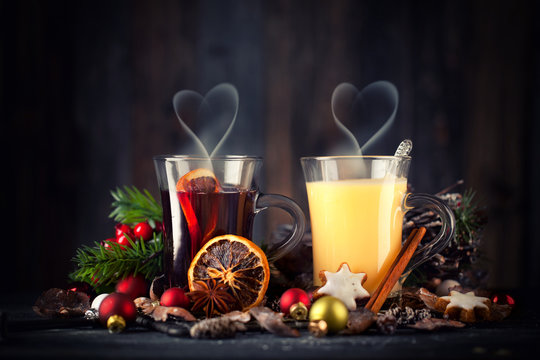 Glühwein und Eierpunsch mit Herz aus Qualm