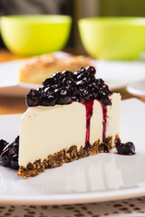 Cake with cream cheese and blueberries