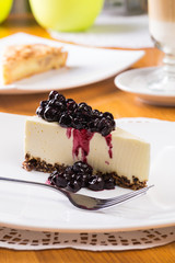 Cake with cream cheese and blueberries