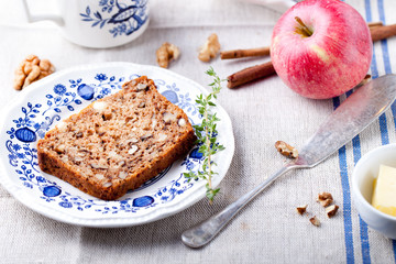 Obraz na płótnie Canvas Apple, walnut cake, loaf, bread with fresh apples 