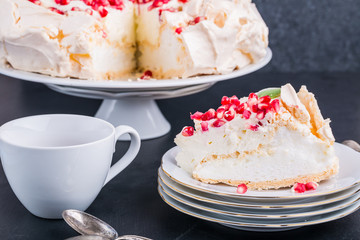 Pavlova cake with pomegranate