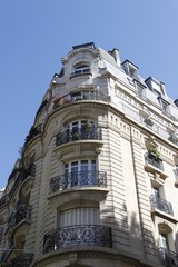 Fototapeta premium Immeuble ancien à Paris