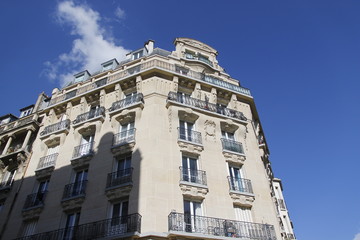 Fototapeta premium Immeuble ancien à Paris